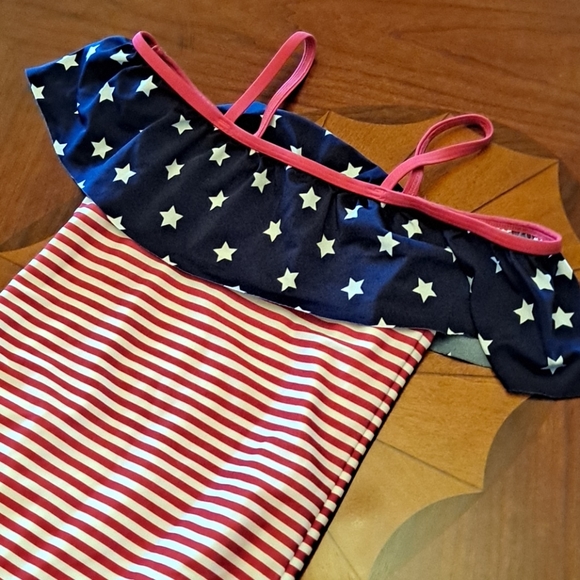Children's Place girls patriotic swimsuit - Picture 4 of 4
